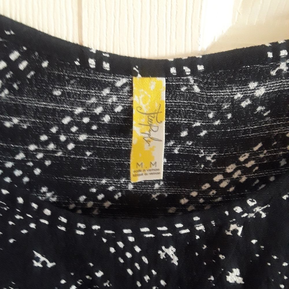 FREE PEOPLE BLACK AND WHITE PRINT TOP - Picture 6 of 7